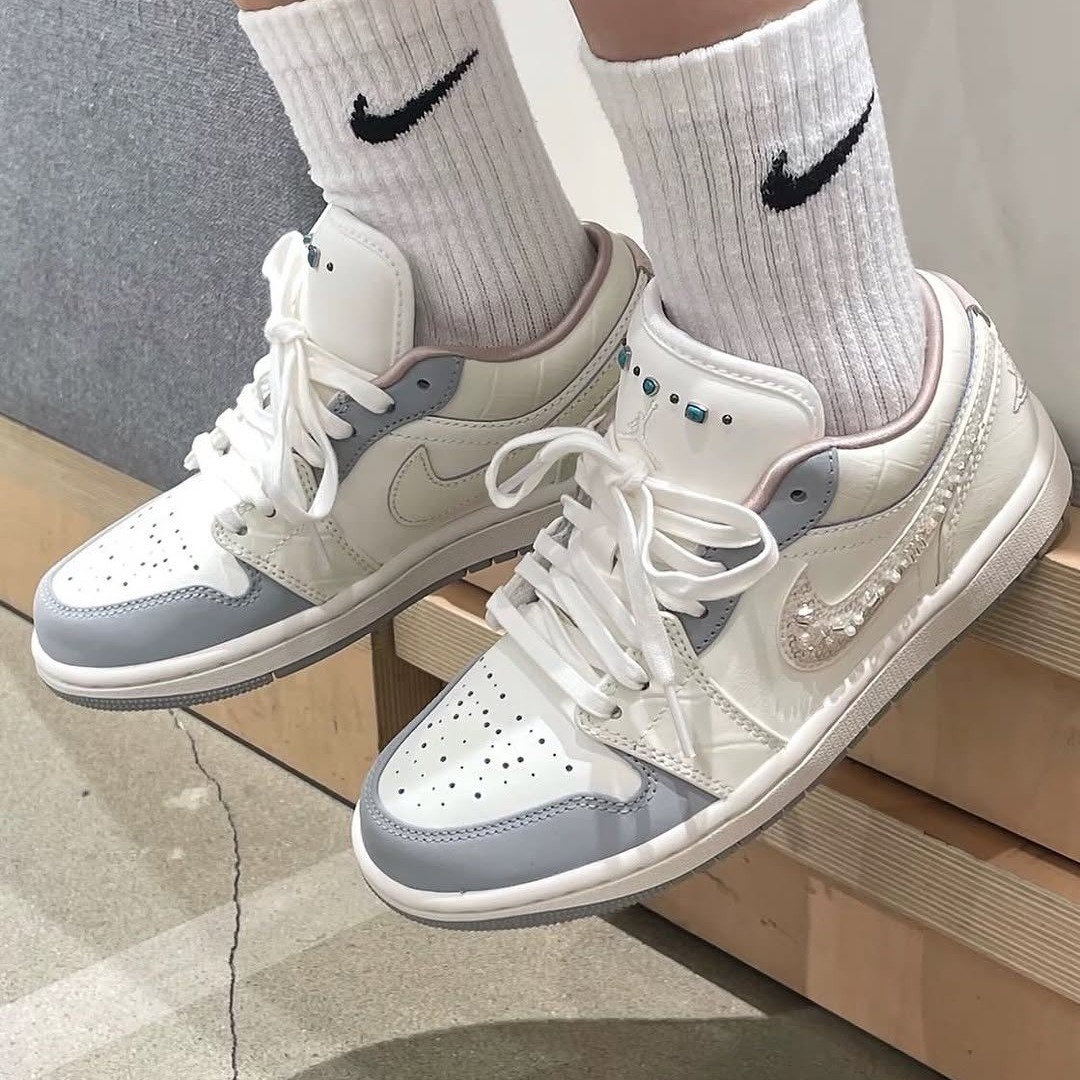 Nike Air Jordan 1 Low "Sail Pearl"