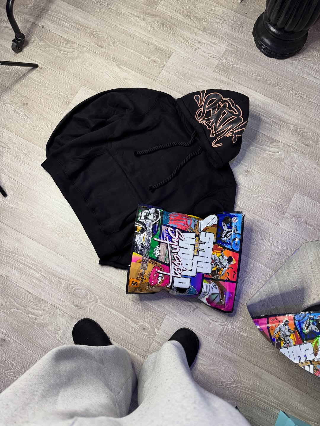 Syna World Logo Tracksuit "Noir/Rose Doré"